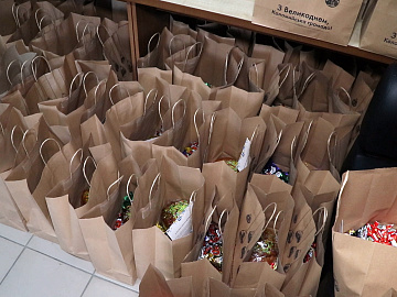 1000 продуктових пакетів до Великодня отримали сім'ї військових (відео)