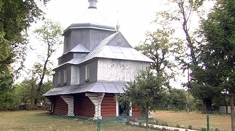 На Прикарпатті церкви виходять із Московського патріархату (відео)