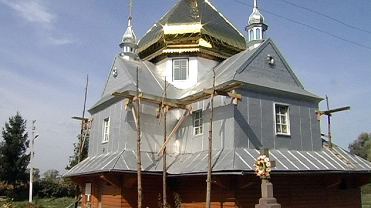У Борщеві громада та меценати реставрують церкву (відео)