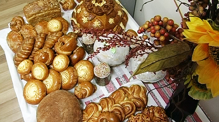 На Тлумаччині відновлюють традиції випікання хліба (відео)