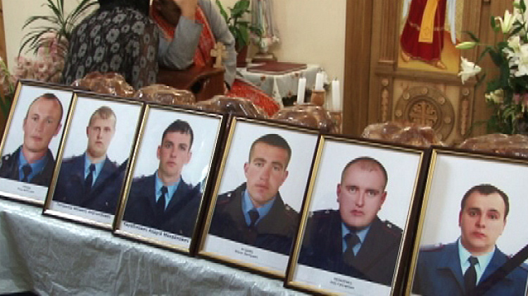 Прикарпатські міліціонери вшанували пам'ять загиблих під Іловайськом бійців (відео)