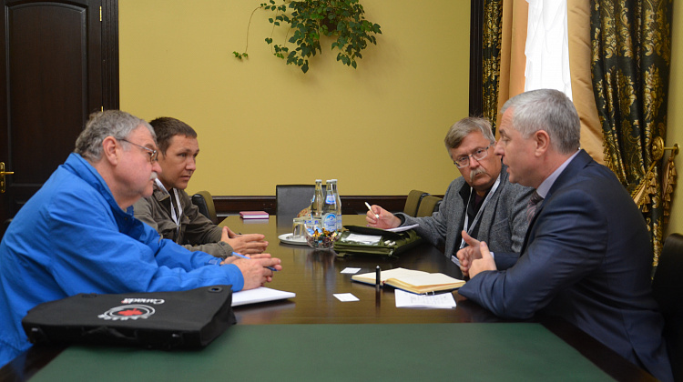 Спостерігачі з Канади відвідали Управління СБУ в Івано-Франківській області (фото)