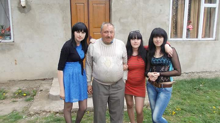 На Коломийщині доньки розшукують батька (фото)