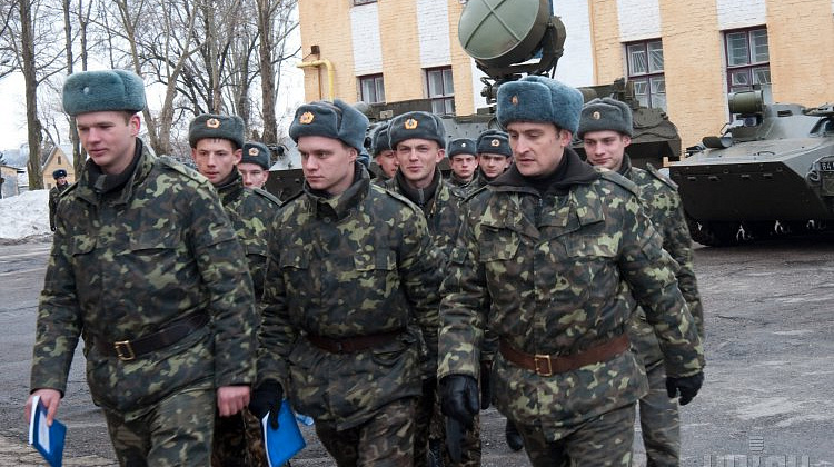 Турчинов підписав указ про оголошення воєнного стану та часткову мобілізацію в армію