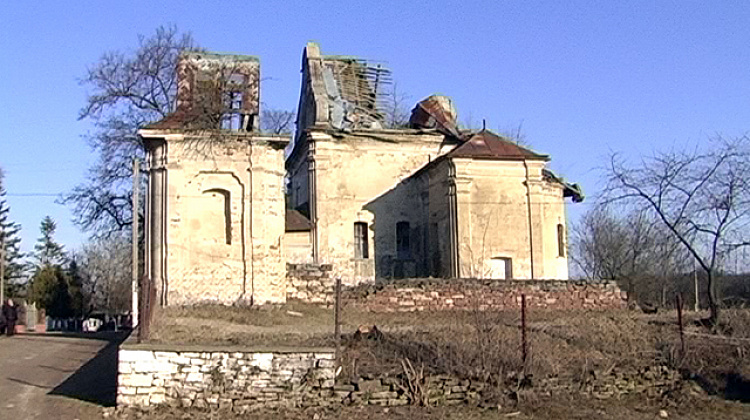 Один із найдавніших костелів Івано-Франківщини під загрозою руйнації (відео)