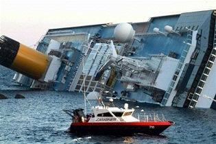 Кількість жертв аварії судна в Італії зросла до шести