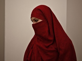  Мусульманка, яку насильно одружили з її ґвалтівником, наклала на себе руки