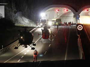 В Швейцарії розбився туристичний автобус . 22 дитини загинули