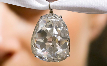 У Гонконгу пішов з молотка унікальний діамант за $ 11 млн