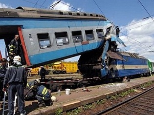 У Німеччині зіткнулися два потяги, троє людей загинуло