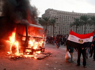 В Каїрі внаслідок заворушень загинуло 10 осіб, ще 1700 постраждали