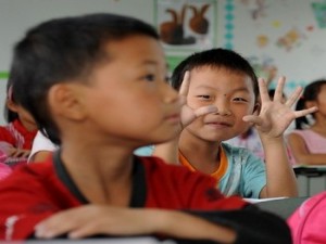 Чоловік порізав 22 дітей біля школи у Китаї