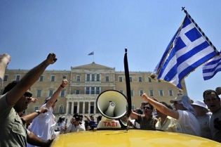 У Греції знову масові страйки