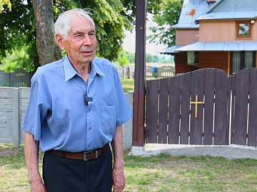 16 церков, 9 дзвіниць та 40 каплиць збудував мешканець Товмачика (відео)
