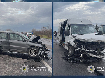 Одна людина загинула, ще близько восьми - травмовані внаслідок ДТП на Івано-Франківщині (відео)