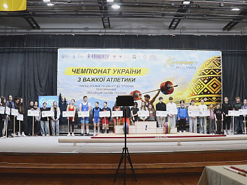 Чемпіонат України з важкої атлетики триває у Коломиї (відео)