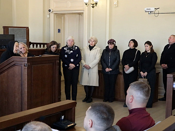 Батьки померлих захисників прийшли у Коломийську міськраду на засідання сесії (відео)