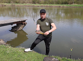 Прикарпатські поліцейські організували для поранених бійців дозвілля біля водойми (відео)