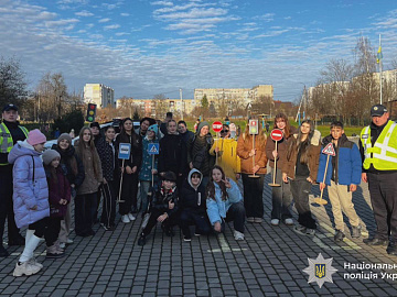 Коломийські поліцейські провели для ліцеїстів урок з правил дорожнього руху (відео)