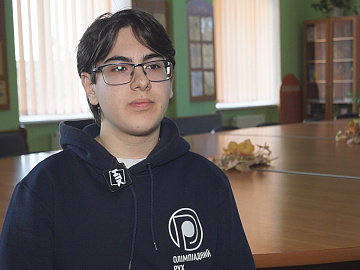 Десятикласник Тарас Симак з Коломиї став найкращим знавцем історії в усій країні (відео)