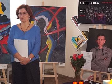 Мати загиблого захисника презентувала виставку у Коломиї (відео)