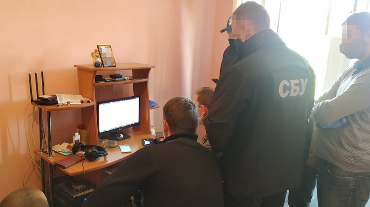 В Івано-Франківську СБУ затримала відомого в світі хакера (фото)