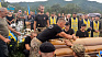 На Косівщині захисники заспівали на могилі побратима (відео)