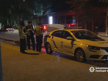  В Івано-Франківську троє молодиків нападали на перехожих (відео)