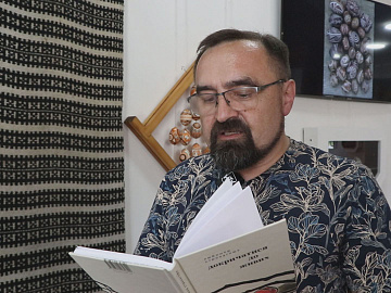 Поет з Івано-Франківська Любомир Стринаглюк презентував книгу у Коломиї (відео)