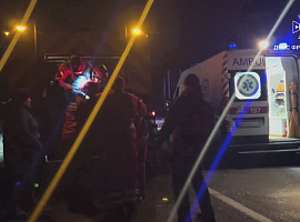 На Івано-Франківщині рятувальники транспортували травмованого хлопчика до карети швидкої (відео)