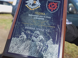 Волонтери передали необхідний транспорт військовим (відео)