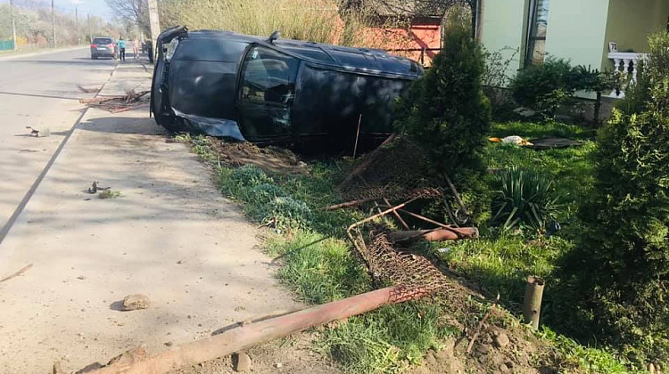 Аварія у Коломиї. П'яний водій врізався в паркан (фото)