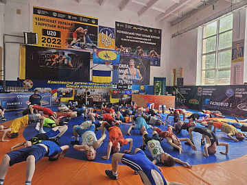 Відкритий чемпіонат з вільної боротьби відбувся у Коломиї (відео)