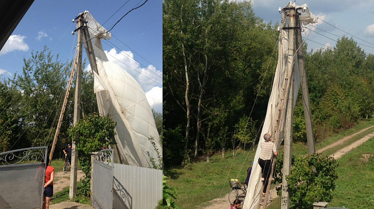 У Коломиї парашутист зачепився за лінії електропередач (фото)