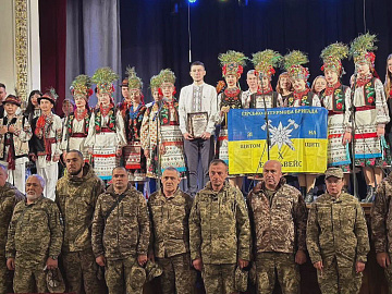 Творчі колективи з Отинії представили мистецьку програму у Коломиї (відео)