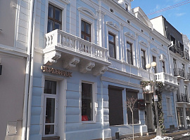 У Коломиї з ініціативи підприємця Івана Потяка відреставрували австрійські будівлі в середмісті (відео)