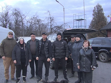 Її син загинув на війні, а вона продовжує допомагати військовим (відео)