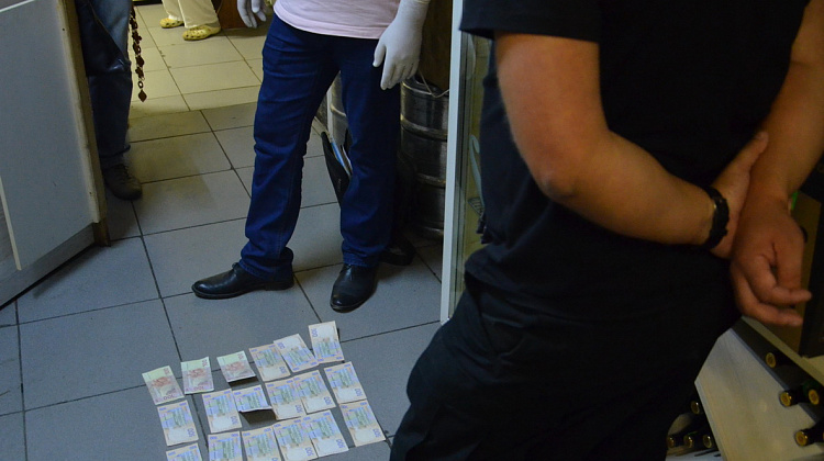 СБУ затримала на хабарі керівника одного з відділів патрульної поліції Івано-Франківщини (фото)
