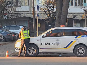 ДТП у Коломиї: авто збило чоловіка на переході (відео)