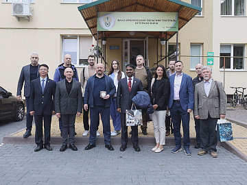 Іноземна делегація відвідала обласний госпіталь ветеранів війни